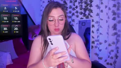 Snapshot of myla_mayfield chatting on September 28, 11:52 am Myla online show from September 28, 11:52 am