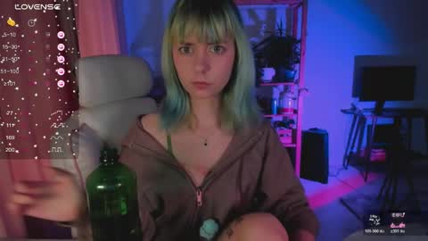 MylaFlores online show from April 11, 3:33 am