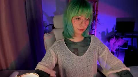 MylaFlores online show from November 9, 2:26 am