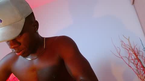 Mylo Wallace  online show from February 4, 6:46 am