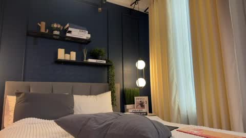 mymadelein online show from April 10, 5:39 pm