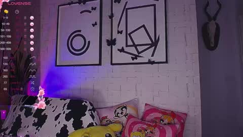 mynameisnikki_ online show from September 29, 6:01 am