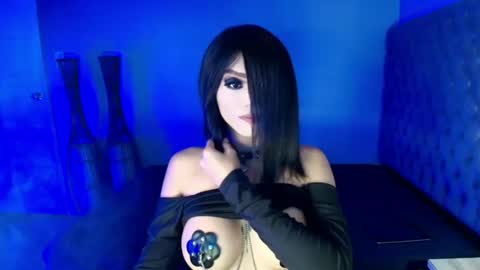 Snapshot of mysterious_fuckingbody chatting on March 8, 4:12 am queen nicole online show from March 8, 4:12 am