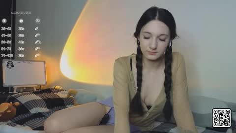 Mia online show from November 7, 5:48 pm