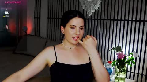 Angeline online show from June 4, 8:15 pm