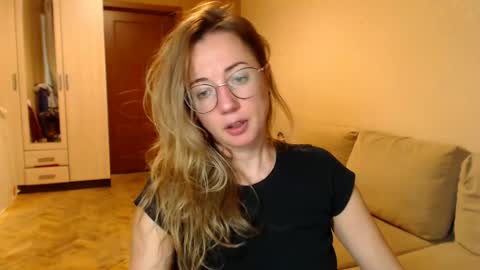 Maya online show from January 19, 2:49 pm