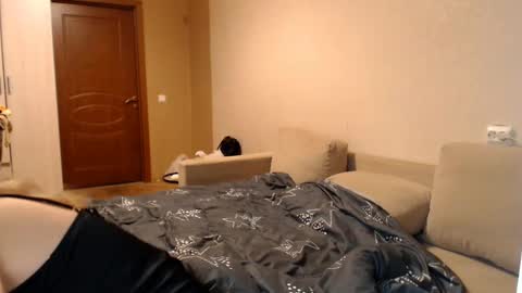 Maya online show from December 7, 3:53 am