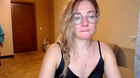 Maya online show from January 22, 4:02 pm