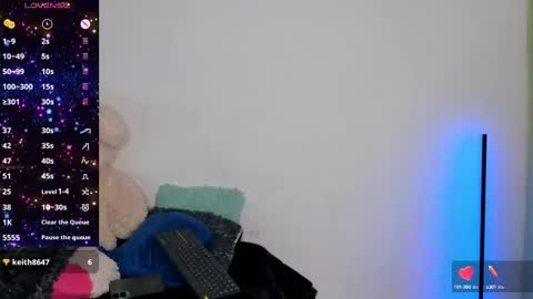 Snapshot of n_tiana chatting on February 13, 4:43 am Tiana online show from February 13, 4:43 am