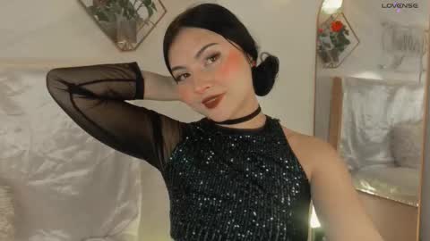 naamah_b online show from November 19, 3:22 pm