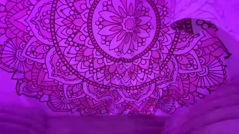 naelove2222 online show from April 12, 3:43 am