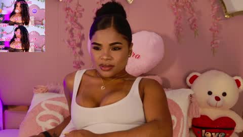 NahiaraReina  online show from April 12, 3:05 pm