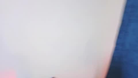 Nahomi  online show from April 1, 11:00 am