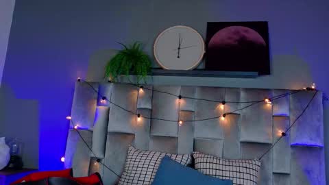  VICTORIA  online show from January 12, 7:32 pm