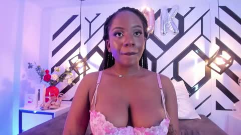 Nahomi online show from February 11, 1:37 pm