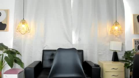 Nahomy Whitte online show from April 8, 1:14 pm