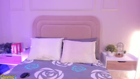 nahommybell online show from April 3, 3:46 am