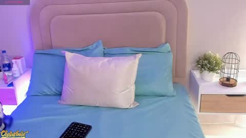 nahommybell online show from April 14, 3:43 am