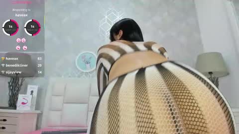 naia_cox online show from November 5, 5:20 am