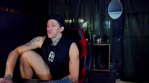 naider_1 online show from March 7, 8:36 am