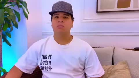 naimruiz_ online show from July 24, 7:22 pm