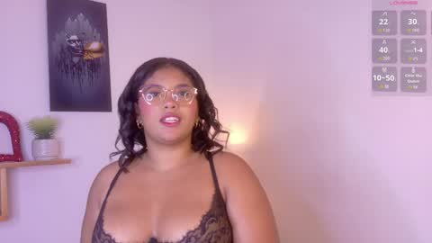 nairagold_ online show from June 7, 1:22 am