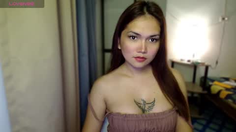 Snapshot of naisha143 chatting on October 20, 9:53 pm MARY MAE online show from October 20, 9:53 pm
