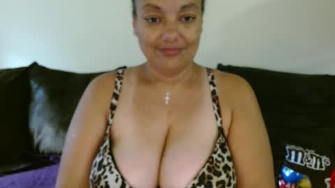 Snapshot of nala_thickk chatting on October 7, 5:53 pm Nala Thickk online show from October 7, 5:53 pm