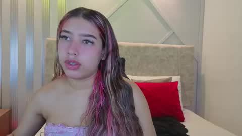 nami_sweet_ online show from November 10, 11:35 am