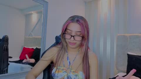 nami_sweet_ online show from October 10, 10:43 am