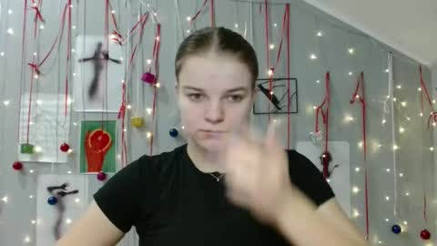 Nana online show from December 2, 8:02 am