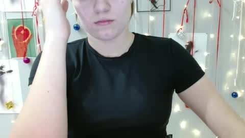 Nana online show from December 19, 8:10 am