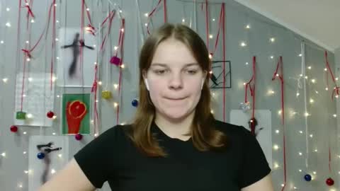 Nana online show from December 3, 4:29 pm