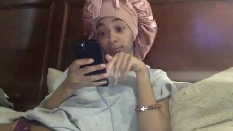 nanaonn online show from February 5, 8:56 pm