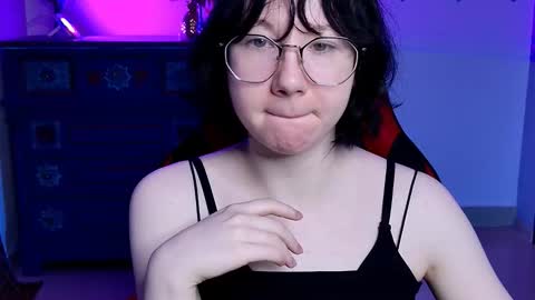 nancymartinez online show from October 28, 5:08 am