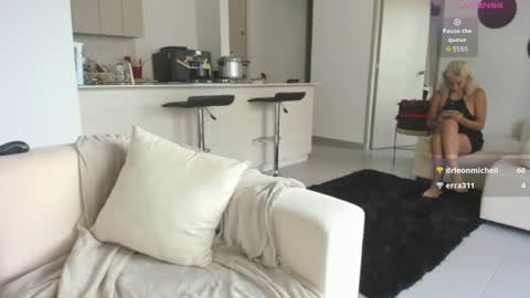 Nanis online show from May 6, 7:53 pm