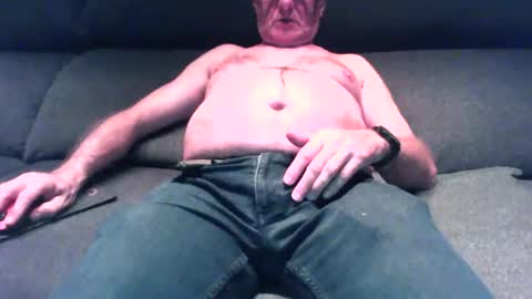 nano22968832 online show from April 18, 8:09 pm