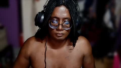 Snapshot of naomifux chatting on September 25, 6:53 am Naomi online show from September 25, 6:53 am