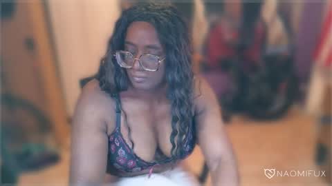 Snapshot of naomifux chatting on January 28, 7:00 am Naomi online show from January 28, 7:00 am