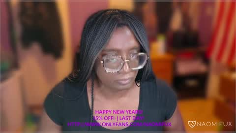 Snapshot of naomifux chatting on December 31, 11:49 pm Naomi online show from December 31, 11:49 pm