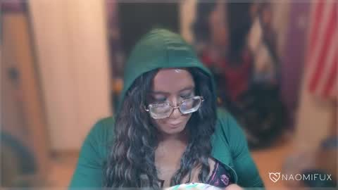 Snapshot of naomifux chatting on January 25, 10:18 pm Naomi online show from January 25, 10:18 pm