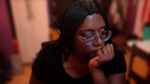 Snapshot of naomifux chatting on October 1, 11:47 pm Naomi online show from October 1, 11:47 pm