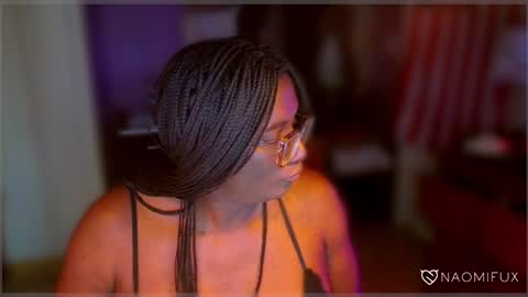 Snapshot of naomifux chatting on January 3, 1:35 pm Naomi online show from January 3, 1:35 pm