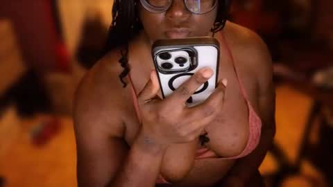 Snapshot of naomifux chatting on September 15, 12:23 am Naomi online show from September 15, 12:23 am