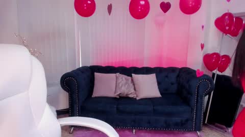 Naomi Campbell online show from February 14, 1:08 pm