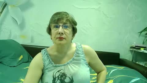 naomimolligan online show from March 28, 11:44 am