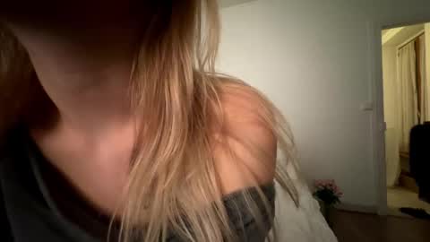 naomirosy online show from March 4, 11:35 pm