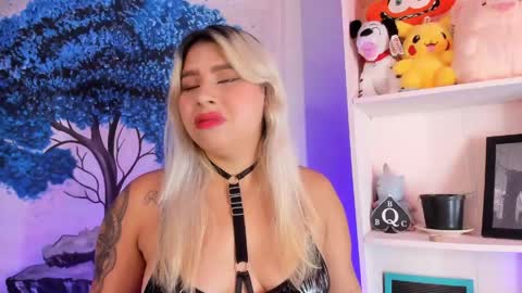 Laura  online show from April 25, 5:31 am