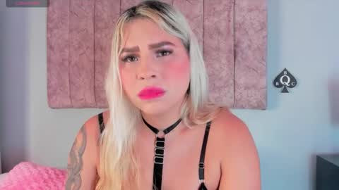 Laura  online show from October 23, 6:53 pm