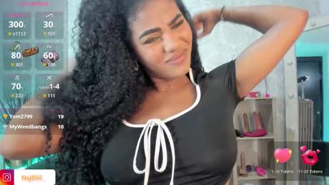 Naomi     online show from October 30, 3:18 am